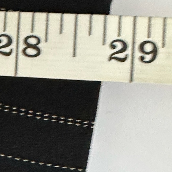 Laura Scott sz 12 blazer black pin stripe. Two button   Front pockets - Picture 5 of 14